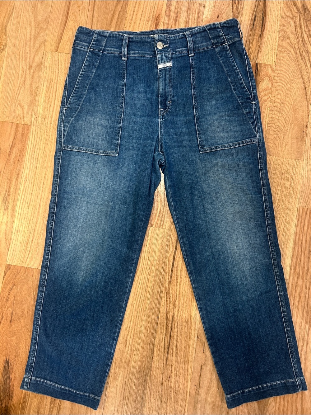 Closed Women’s Boyfriend Jeans in Washed Blue Denim